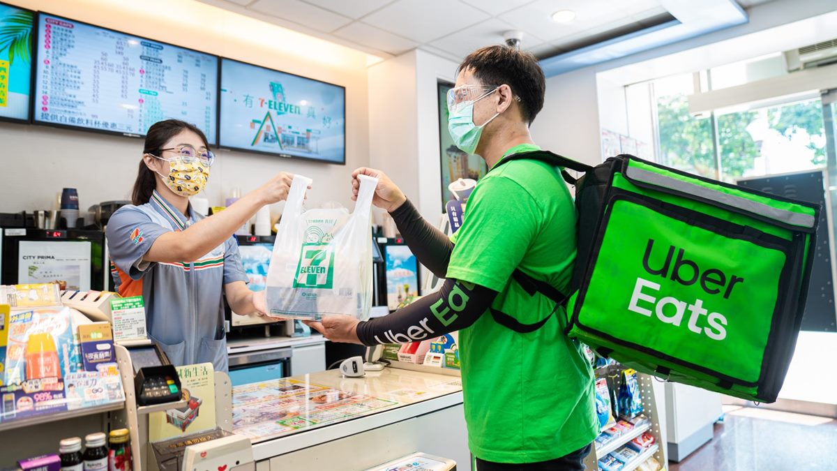 7-11也能外送了！用Uber Eats只要５折，還能35秒自製１杯CITY咖啡