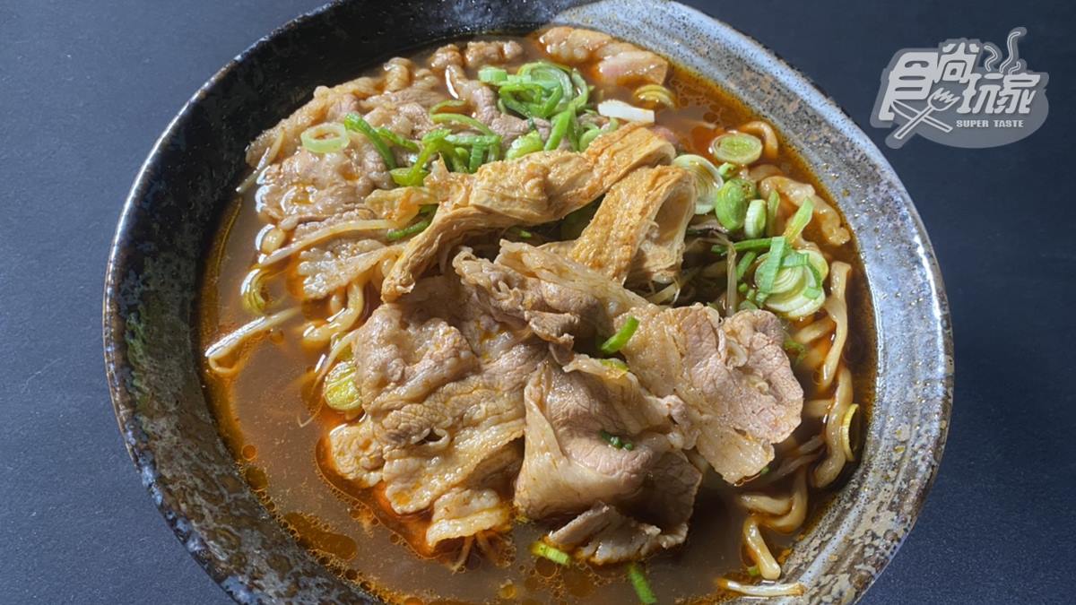 愛吃辣快來！｢麻辣老虎麵」湯頭喝得到椒麻香，豆皮、鴨血吸滿湯汁超夠味