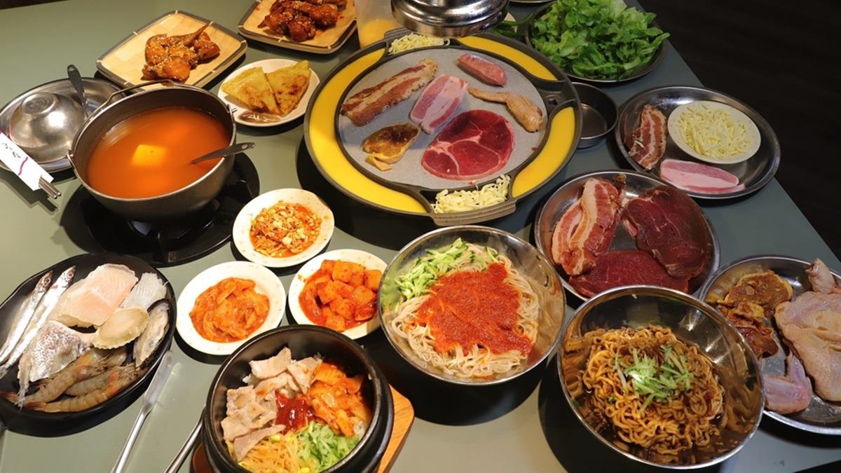 【新開店】CP值超高！道地「韓式烤肉＋火鍋」吃到飽只要398元，先嗑Ｑ嫩三層肉、辣拌麵