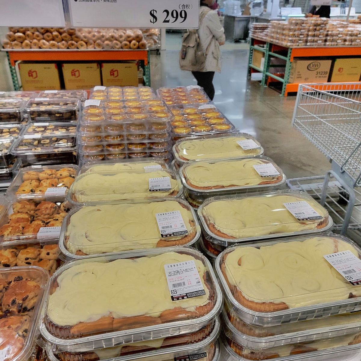 螞蟻人出動！好市多「乳酪糖霜肉桂捲」強勢回歸，爆量乳酪糖霜太邪惡