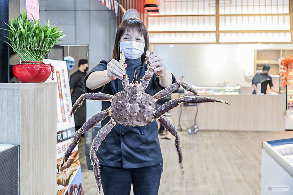 【新開店】對身分證送帝王蟹、龍蝦!600坪水產市場超好買,現吃九宮格生魚片 【新開店】對身分證送帝王蟹、龍蝦!600坪水產市場超好買,現吃九宮格生魚片