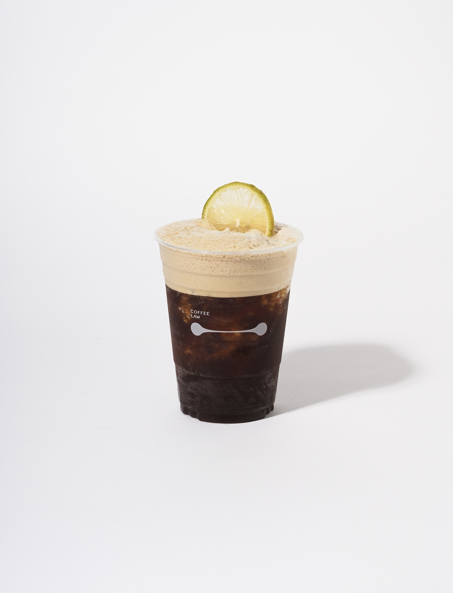台北最好喝西西里在這!「COFFEE LAW」東區概念店新開幕,絕美綠山丘搶拍 台北最好喝西西里在這!「COFFEE LAW」東區概念店新開幕,絕美綠山丘搶拍