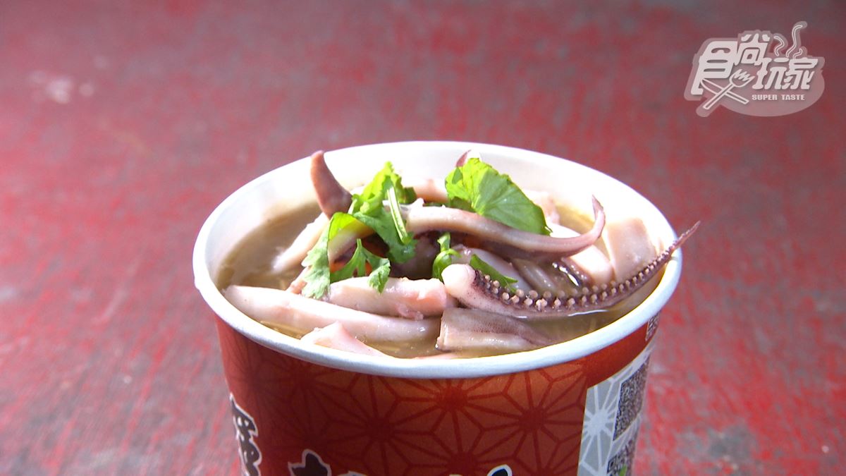 士林夜市必吃！傳承三代「海鮮麵線」滿滿一碗只要30元，加特製辣醬超唰嘴