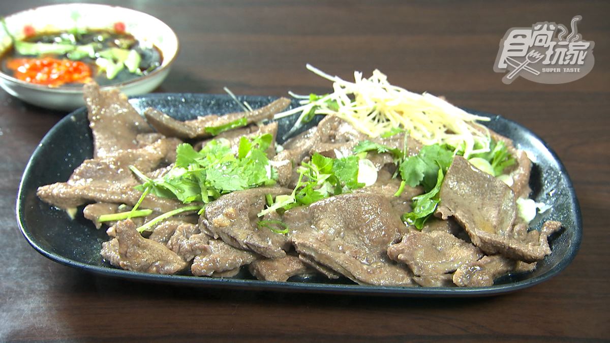 飄香超過80年！新北「老字號頭骨肉」Q彈有嚼勁，必點豬眼睛有滿滿膠質