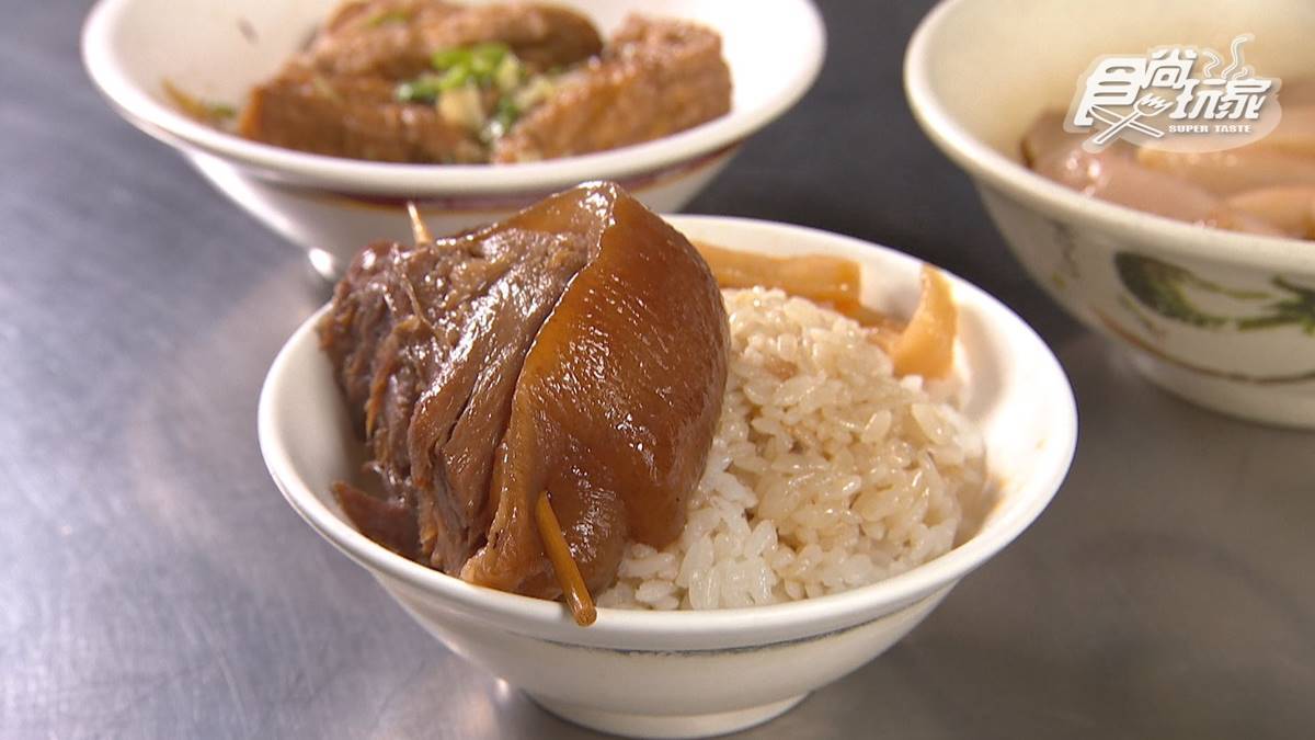 想吃請早起排隊！彰化獨門滷汁「焢肉飯」肥而不膩，必搭辣蘿蔔更唰嘴