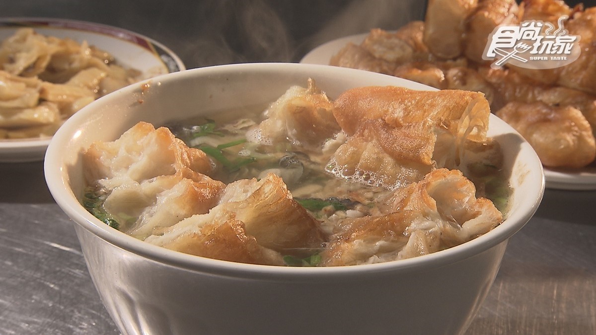 高雄人早餐首選！古早味「土魠魚粥」大量魚骨熬湯超鮮甜，再搭獨特肉燥油條
