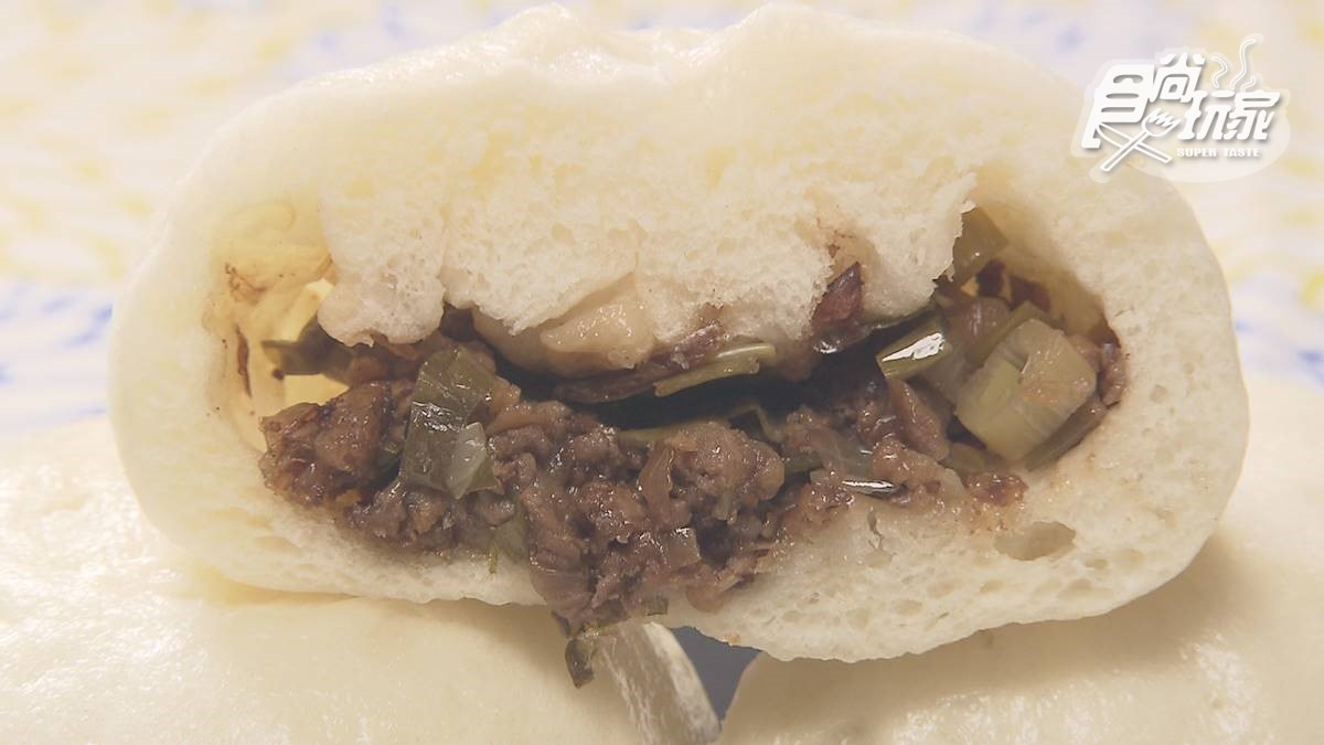 發酵24小時才出爐！阿里山手工「老麵饅頭」熱賣70年，必吃蔥肉包一咬就爆香