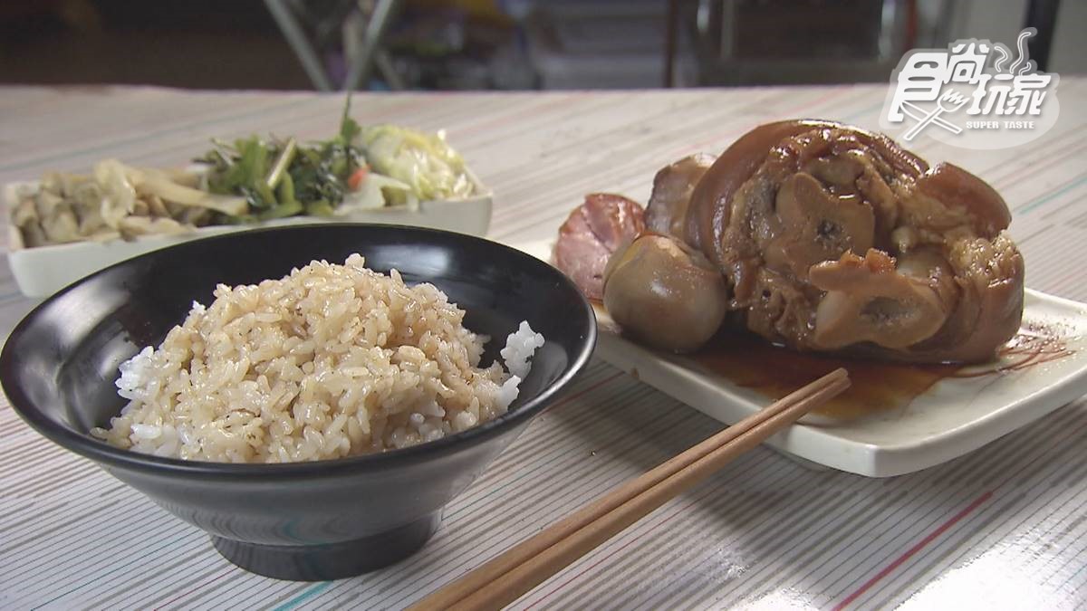 宮廟高CP值快餐！先嗑鹹香「滷豬腳」比拳頭還大，免費續蘿蔔排骨湯超佛心