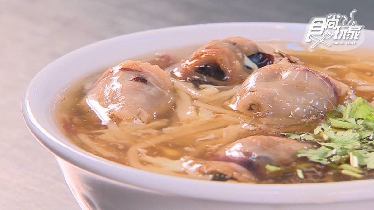 飄香70年！新興宮旁「魷魚嘴羹麵」濃郁羹湯超鮮甜，再搭新鮮脆口燙魷魚