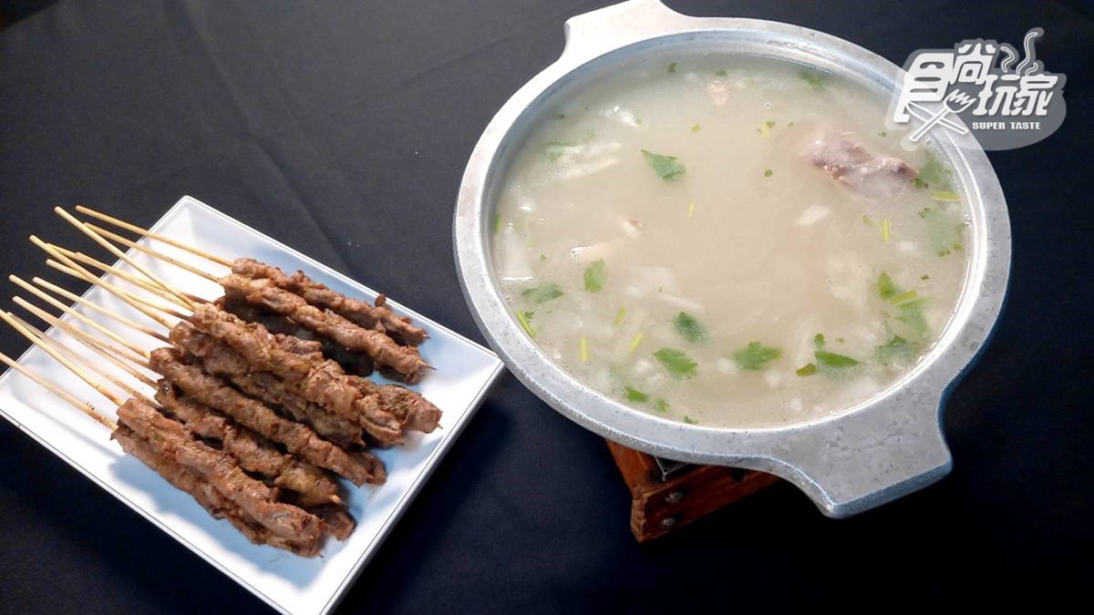 老闆娘是新疆媳婦！板橋「道地新疆菜」先嗑孜然羊肉串，清燉羊肉湯甘甜解辣