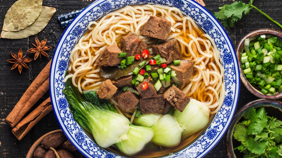 2000碗「牛肉麵免費吃」！限時２天衝台北花博怒嗑，屬牛可享買一送一