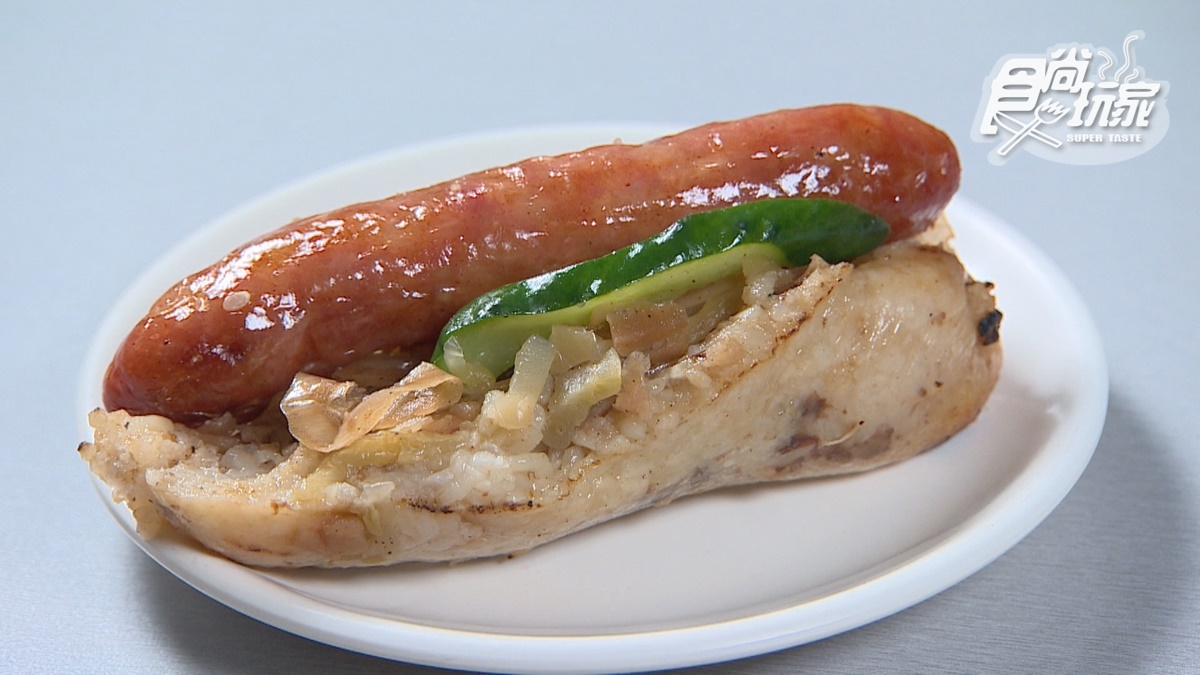 逢甲夜市必吃！朝聖最強「大腸包小腸」創始店，配料塞爆菜脯蛋＋酸菜不手軟