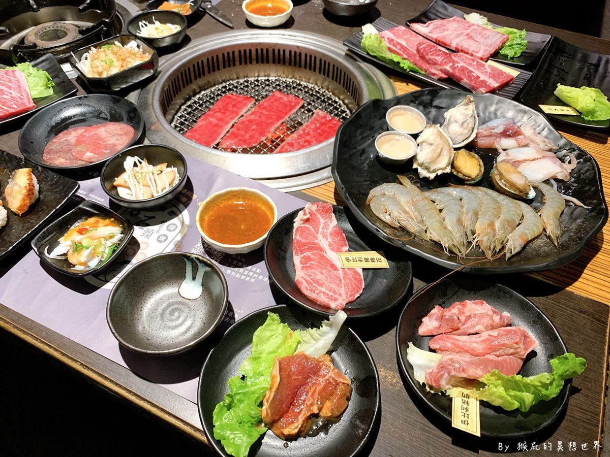 台中燒肉霸主PK!網評4.5以上最強10家:生魚片吃到飽、399元和牛、30公分牛舌 台中燒肉「石頭日式炭火燒肉」推薦必點1199元的價位,有干貝等海鮮。