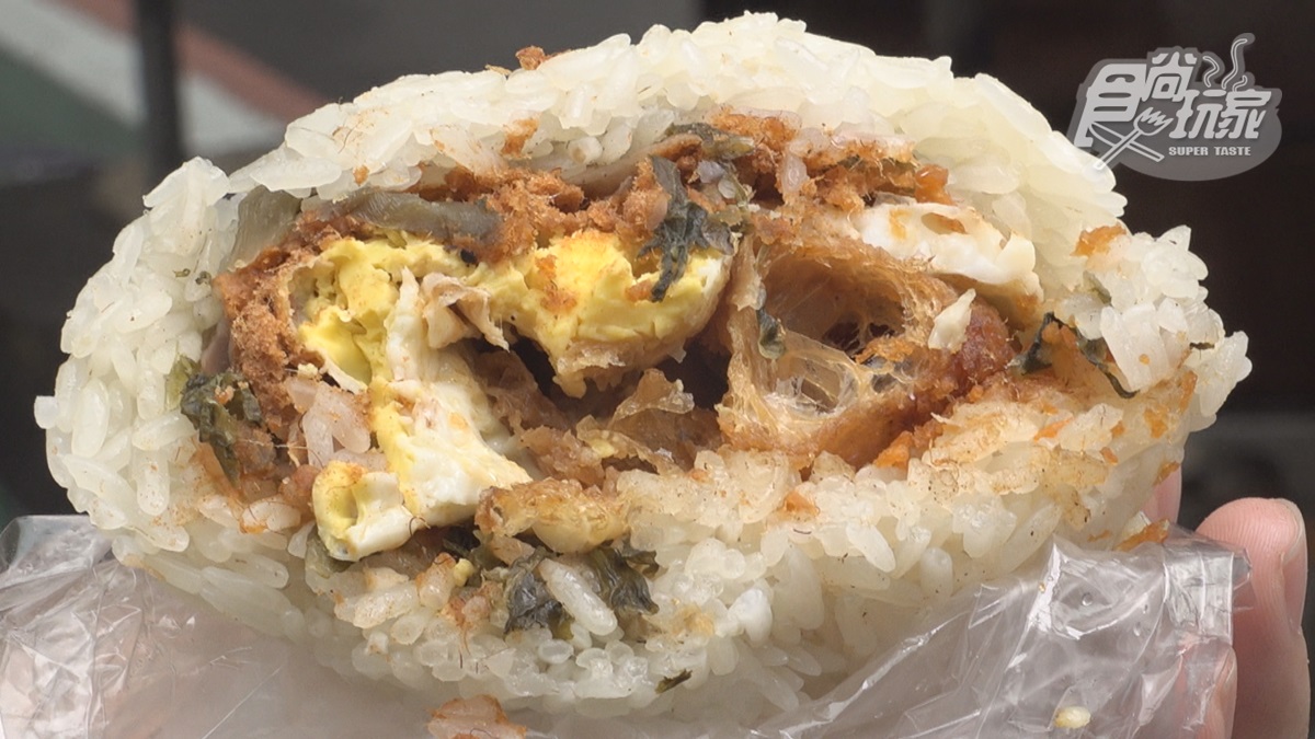 台北最強巨無霸飯糰！內夾蔥油餅吃１顆飽１天，加飯不加價CP值破表