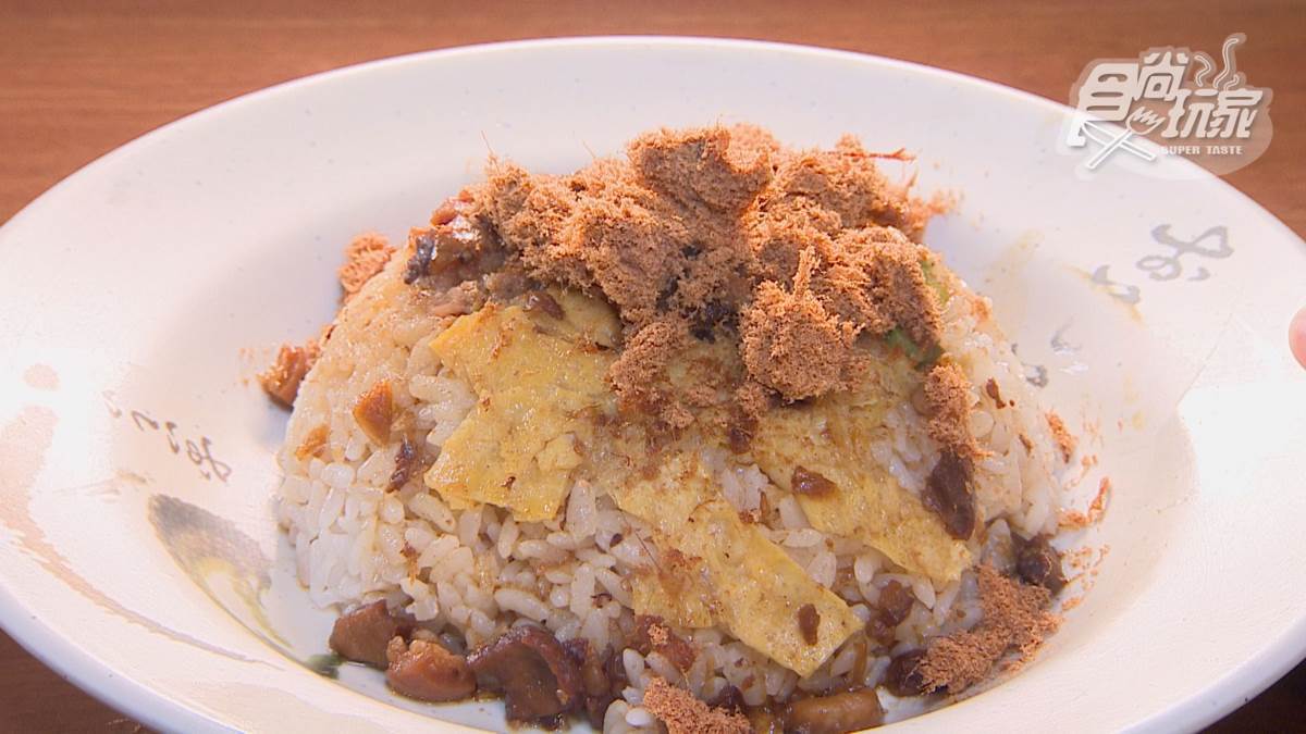 雲林限定傳統小吃！「檜木桶炊飯」在地飄香一甲子，滷肉拌肉鬆神似米糕