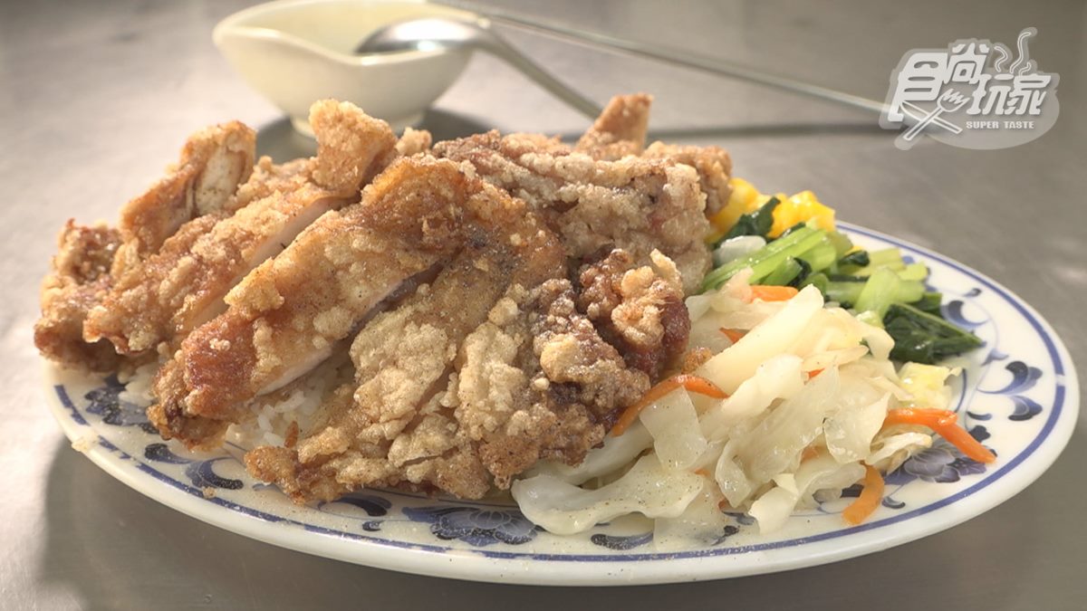 「雙主菜便當」只要100元！高雄小資私藏愛店曝光，必吃炸排骨＋香酥雞腿
