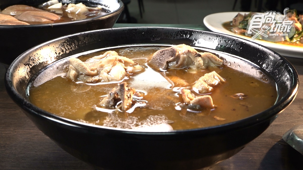 天冷進補必吃！台北「隱藏版麻油雞」在地人才知道，軟嫩雞肉飄酒香超暖胃