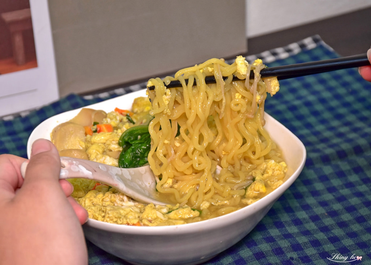 颱風天泡麵準備了沒？６款PTT高人氣韓國泡麵：韓綜推薦部隊鍋麵、激辣火雞麵