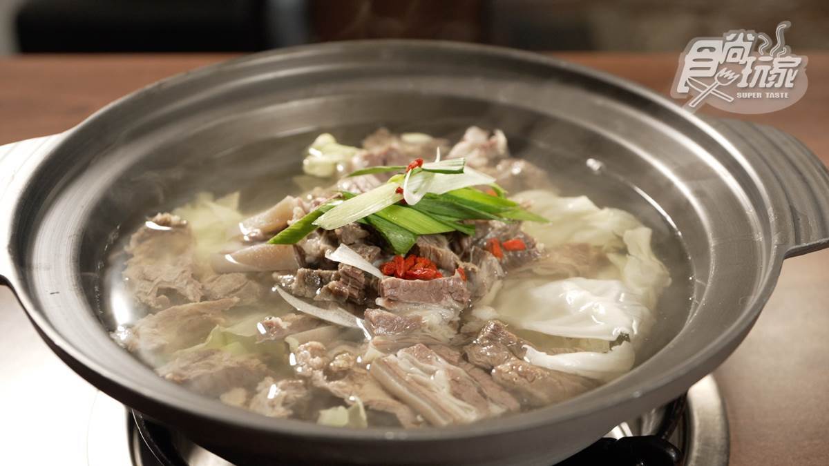 羊肉界精品！傳承三代「羊肉爐老字號」在台南，湯頭濃郁不沾醬也夠味
