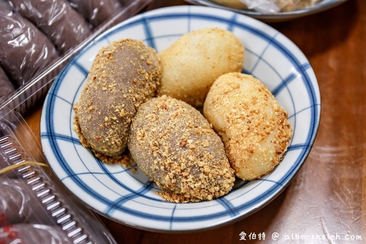 市場熱賣88年!古法手工「綠豆麻糬」顆顆飽滿,15元菜燕、綠豆粉糕也要吃 市場熱賣88年!古法手工「綠豆麻糬」顆顆飽滿,15元菜燕、綠豆粉糕也要吃