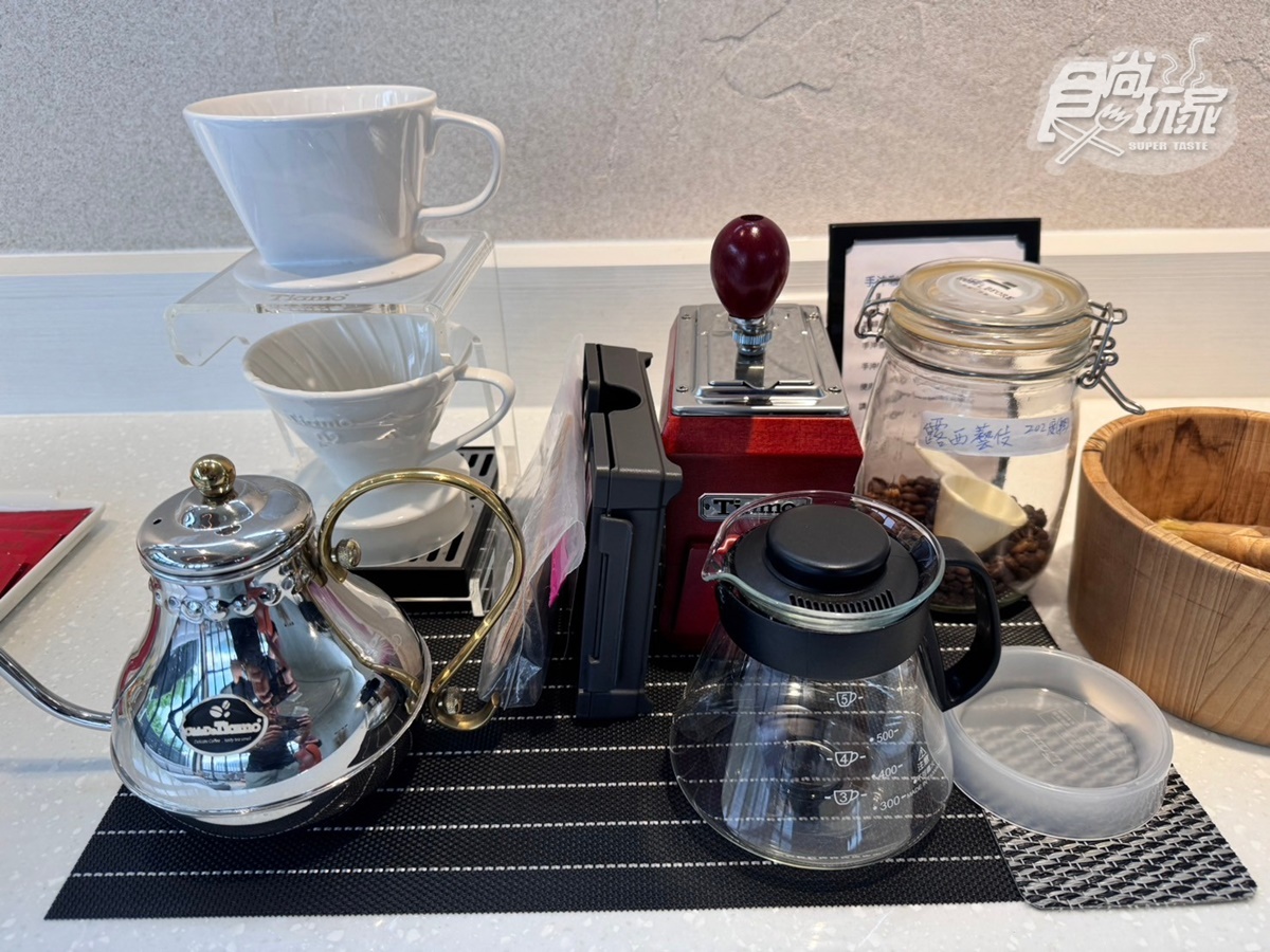 台積電老董都愛!開箱日月潭「最美精品旅宿」,頂樓戲水歡唱、爽嗑法式料理(中獎公布) 台積電老董都愛!開箱日月潭「最美精品旅宿」,頂樓戲水歡唱、爽嗑法式料理(中獎公布)