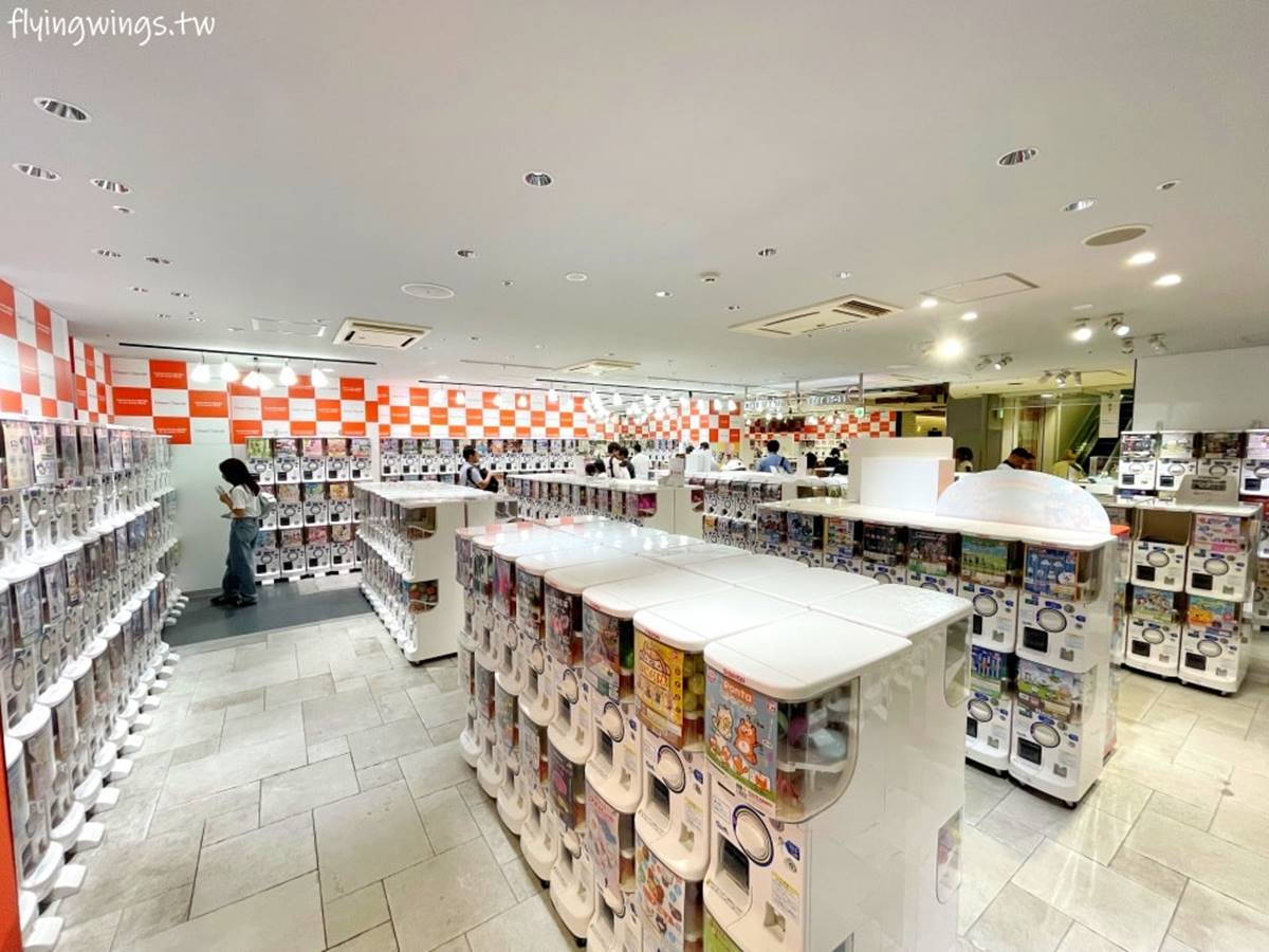 扭蛋迷快衝!2024東京7間扭蛋店推薦:金氏紀錄全球最大、七彩最美扭蛋機 扭蛋迷快衝!2024東京7間扭蛋店推薦:金氏紀錄全球最大、七彩最美扭蛋機
