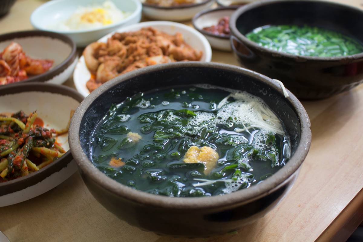 吃這些才夠道地!韓國濟州島必吃10大美食:烤黑豬肉、鮑魚料理 吃這些才夠道地!韓國濟州島必吃10大美食:烤黑豬肉、鮑魚料理