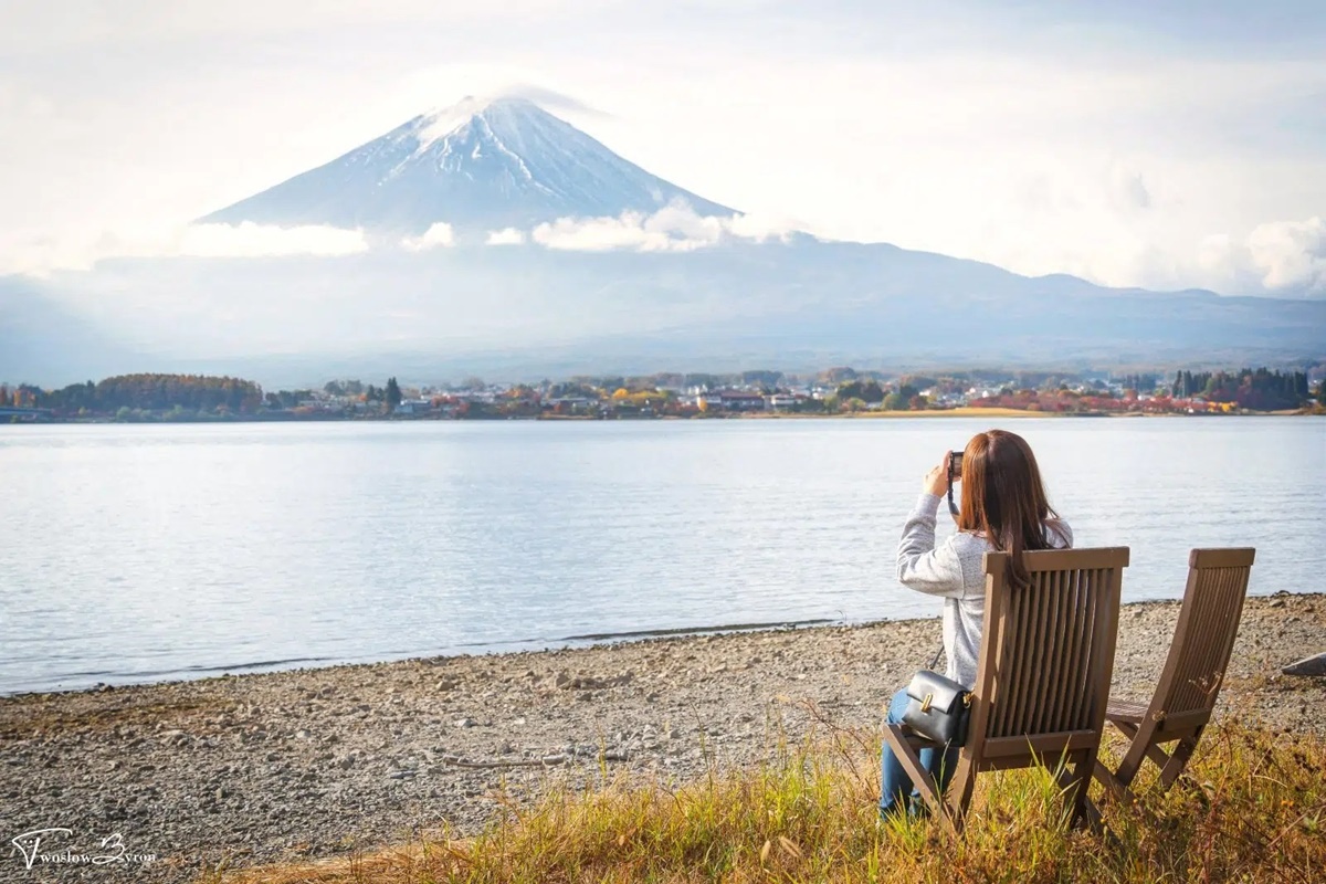 窗外就是富士山!開箱河口湖最貴溫泉旅館,楓葉迴廊過馬路就到 窗外就是富士山!開箱河口湖最貴溫泉旅館,楓葉迴廊過馬路就到