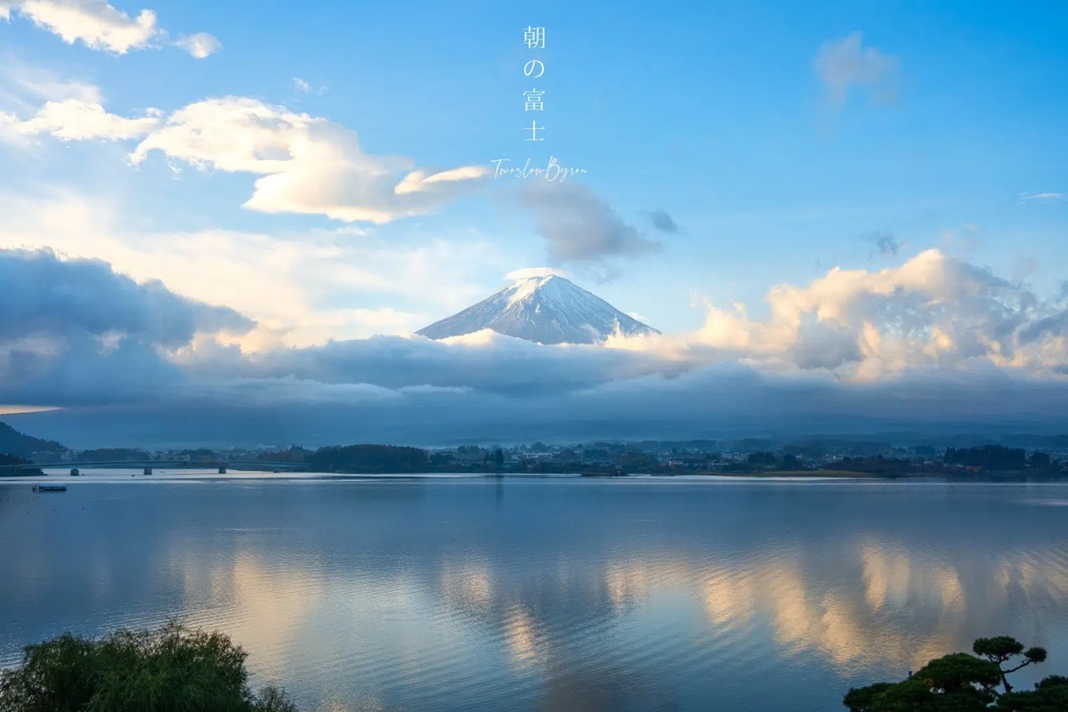 窗外就是富士山!開箱河口湖最貴溫泉旅館,楓葉迴廊過馬路就到 窗外就是富士山!開箱河口湖最貴溫泉旅館,楓葉迴廊過馬路就到