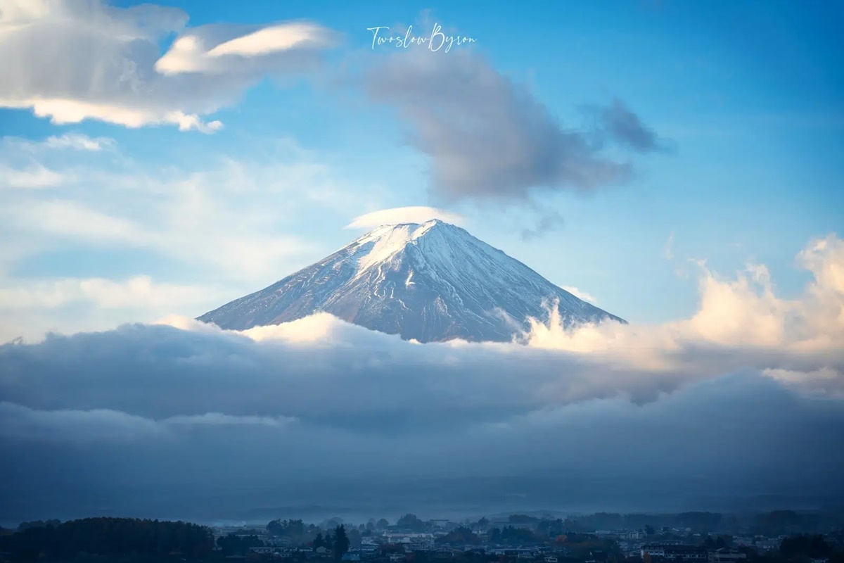 窗外就是富士山!開箱河口湖最貴溫泉旅館,楓葉迴廊過馬路就到 窗外就是富士山!開箱河口湖最貴溫泉旅館,楓葉迴廊過馬路就到