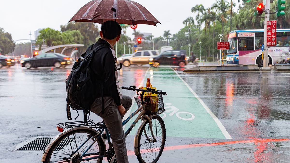 天琴颱風生成！專家揭路徑、影響台灣機率，「這天」急凍12度還下雨
