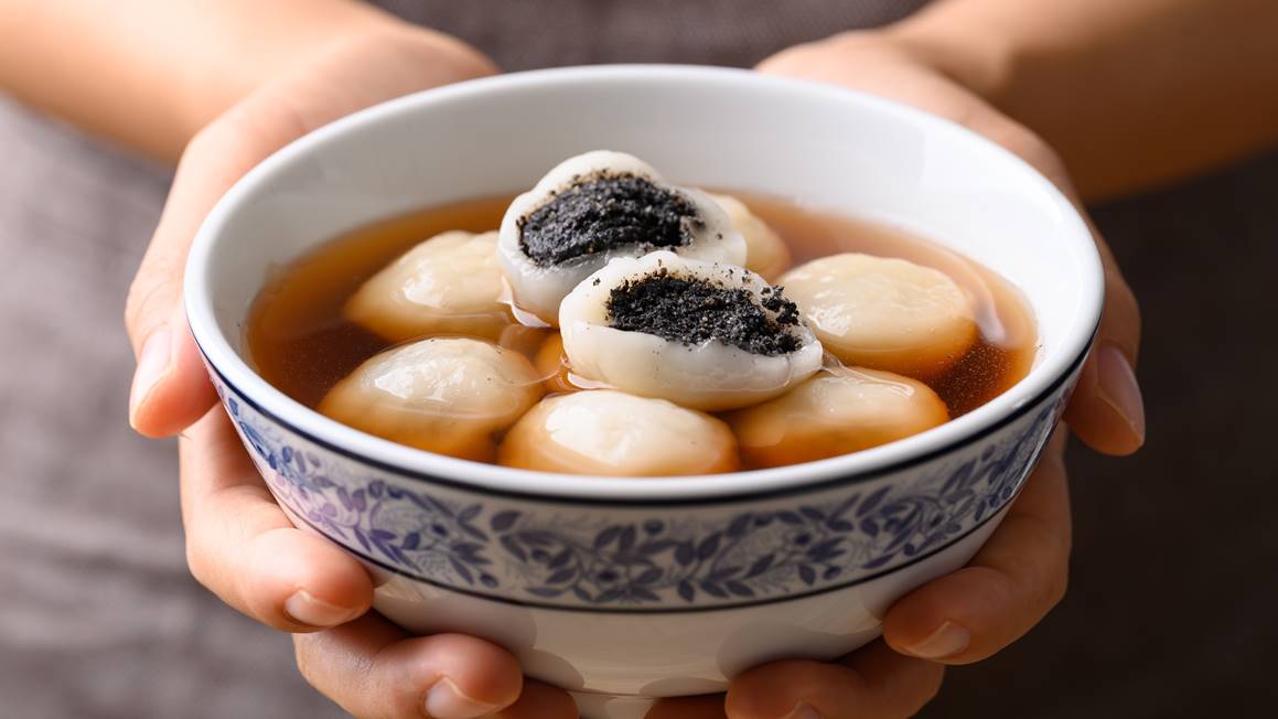 湯圓怎麼煮才好吃？內行教１招Q彈不破皮，加碼曝湯圓元宵差別、煎湯圓密技
