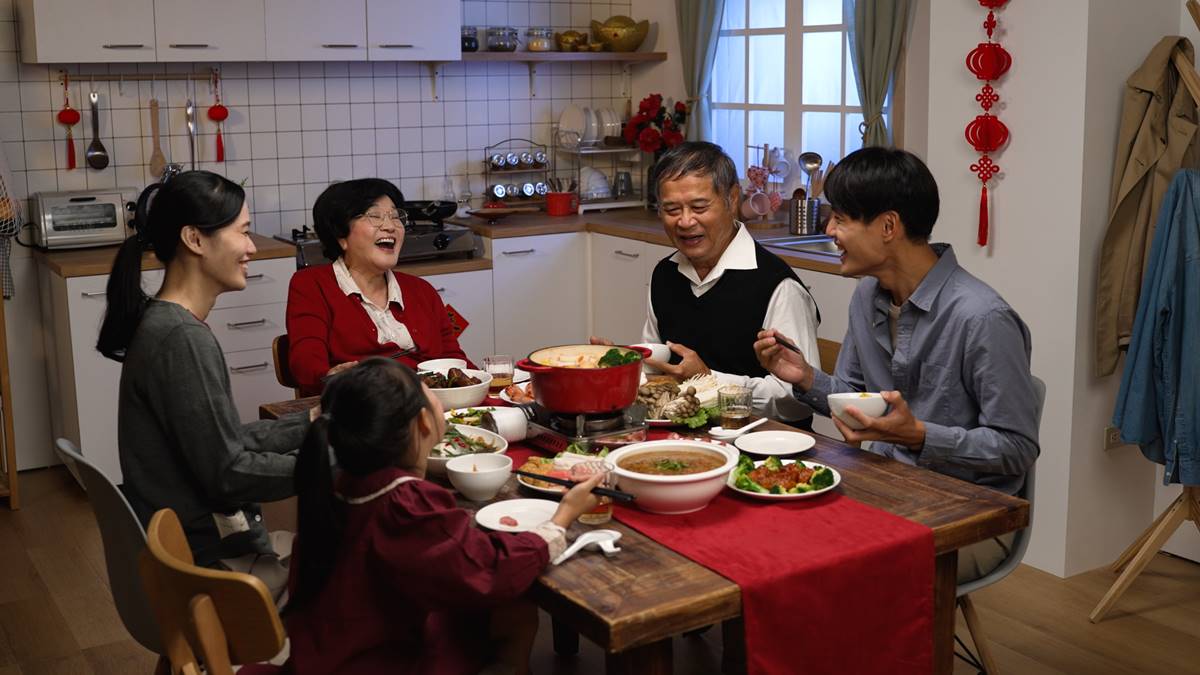 佛跳牆沒進前３！2026過年年菜推薦Top10，加碼烏魚子隱藏吃法更美味