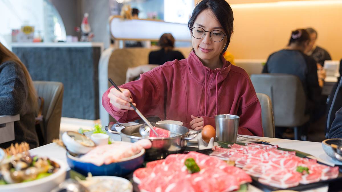 火鍋加什麼料內行？蝦滑、肉類被點名，網友再推２食材不踩雷：怎麼煮都好吃