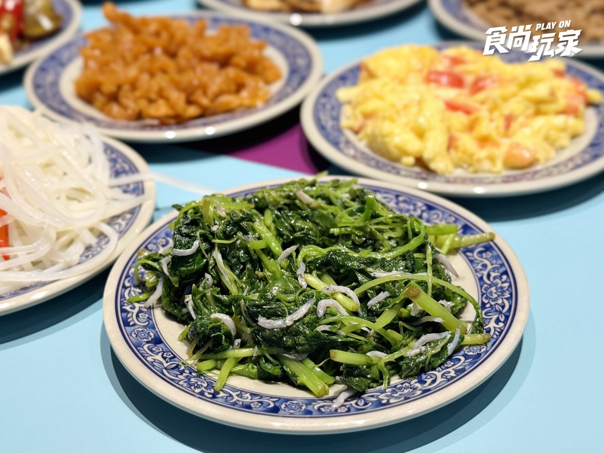 北投老字號「皇池砂鍋粥」回來了!開幕地點、菜單搶看,老饕必嗑紅蟳粥、爆漿包 40年老字號「最強清粥小菜」插旗信義!25元起爽嗑家常菜,必點Q嫩紅燒蹄膀