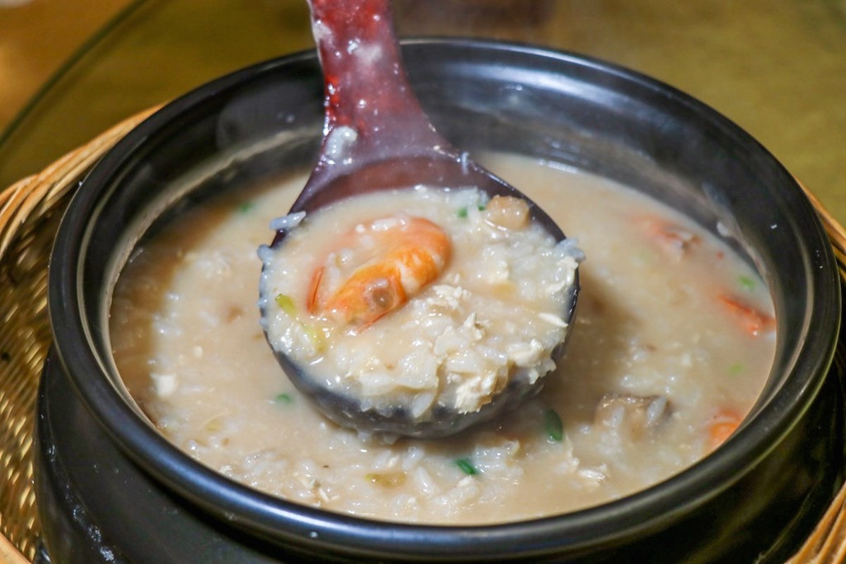 北投老字號「皇池砂鍋粥」回來了!開幕地點、菜單搶看,老饕必嗑紅蟳粥、爆漿包 北投老字號「皇池砂鍋粥」回來了!開幕地點、菜單搶看,老饕必嗑紅蟳粥、爆漿包