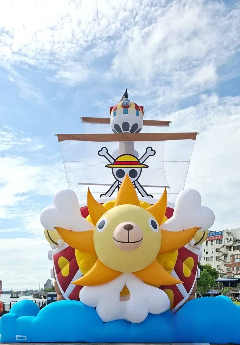 草帽小子海賊團登陸淡水！淡江大橋通車聯名《航海王》，巨大千陽號、魯夫現身
