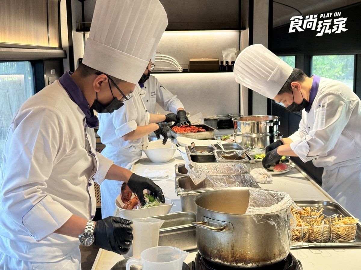 全台最頂觀光列車！「鳴日廚房」新路線逛最美漁村、品嘗米其林三星頤宮手藝