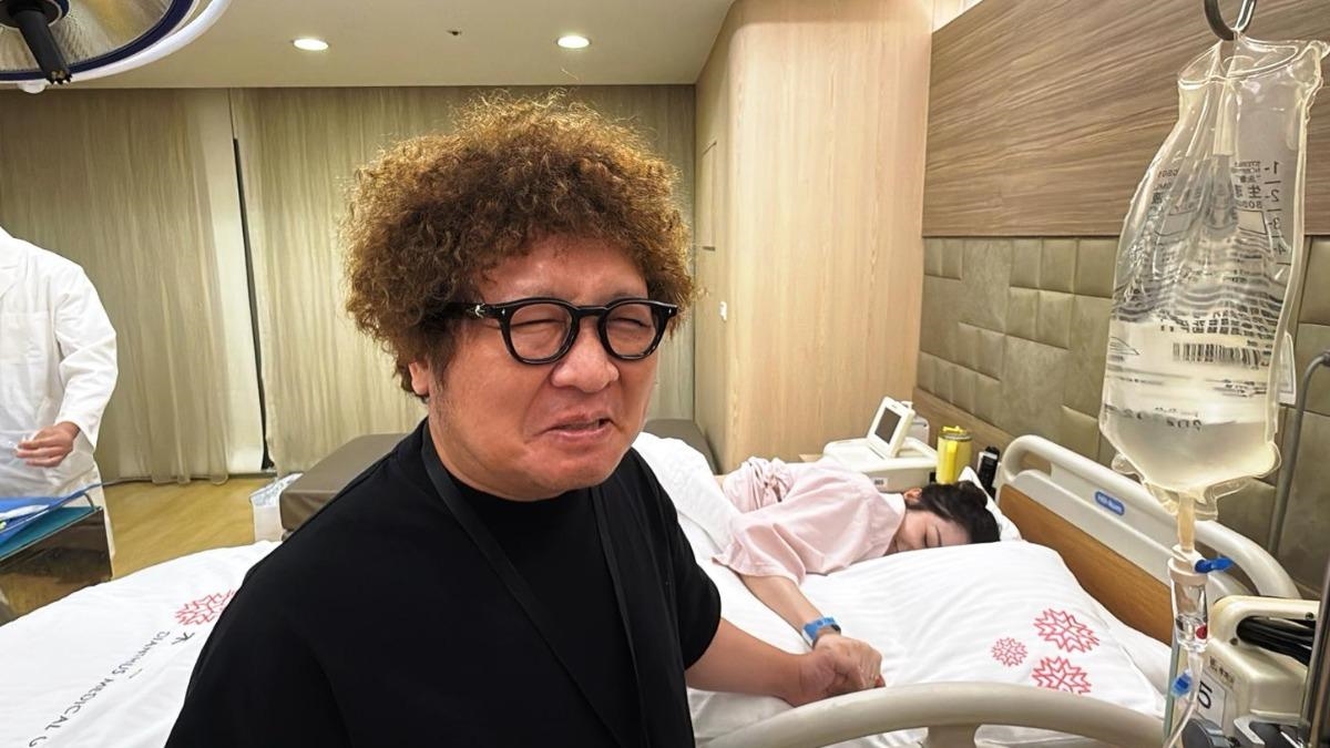 恭喜，納豆當爸了！依依「產程36hr」，一家三口合照曝光