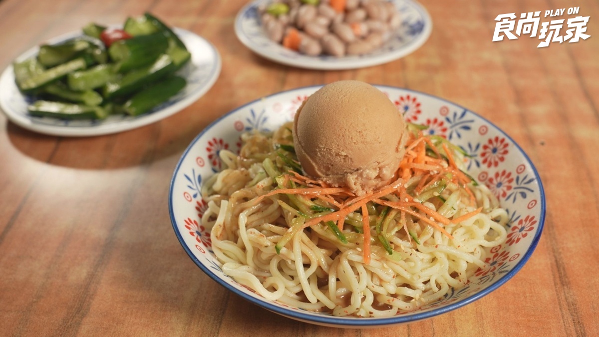 涼麵尬冰淇淋太衝擊！宜蘭８間隱藏小吃：陶碗滷肉飯、百年手打綿綿冰必吃