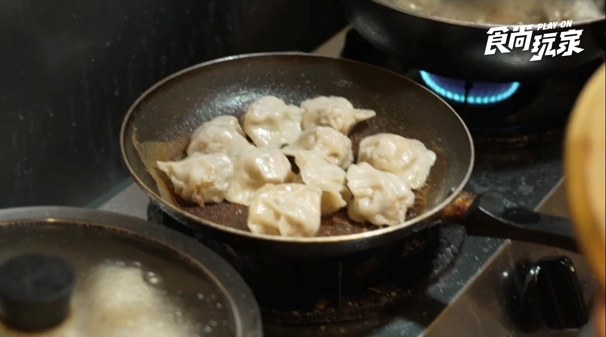 台中親子一日遊怎麼玩？百年古早味肉圓、創意文青餐廳、彈翻床放電一次排