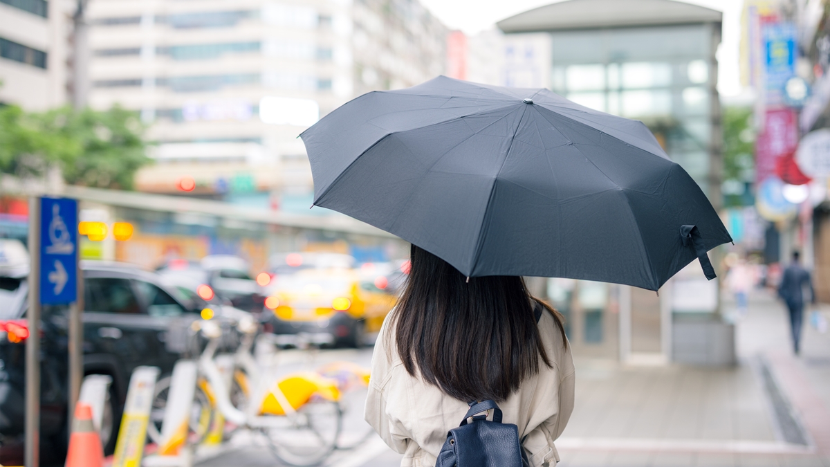 米克拉颱風增強中！「這天起」影響台灣各地防雨，專家：本週恐有雙颱
