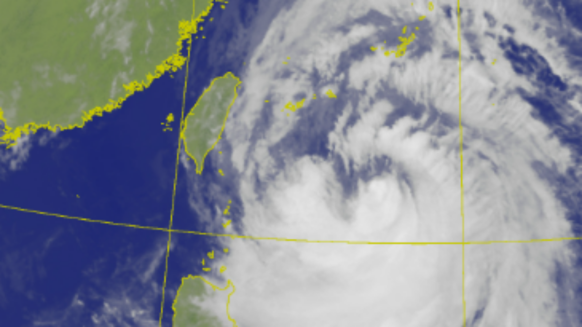 明天放颱風假？19縣市達停班停課標準！各地最新風雨預測：巴威這時才遠離