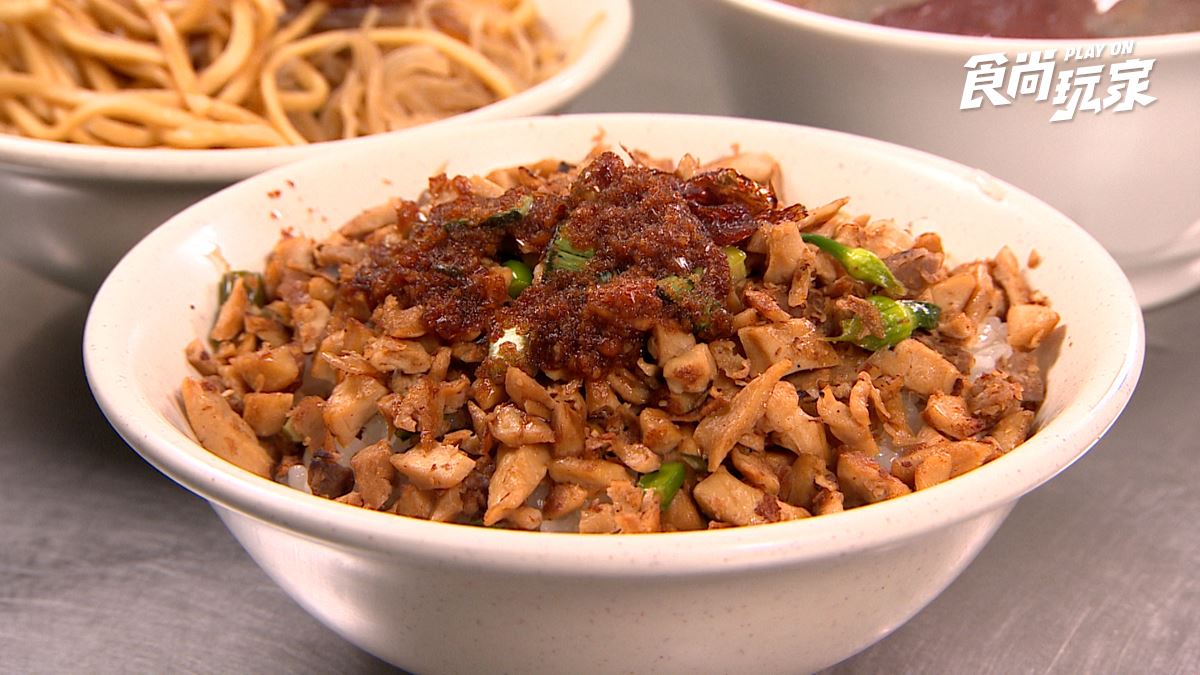 大胃王泱泱來挑戰！桃園－台中「俗擱大碗神店」：拳頭大飯糰、３倍起司車輪餅