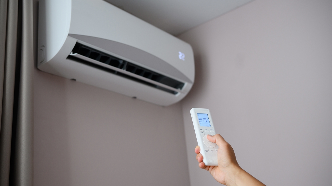 開冷氣別急著調低溫度！開機後先按「１設定」有效降溫，涼更快又省電