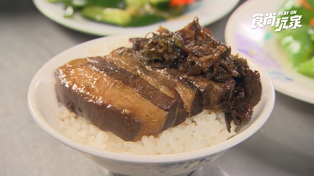 大胃王泱泱來挑戰！桃園－台中「俗擱大碗神店」：拳頭大飯糰、３倍起司車輪餅