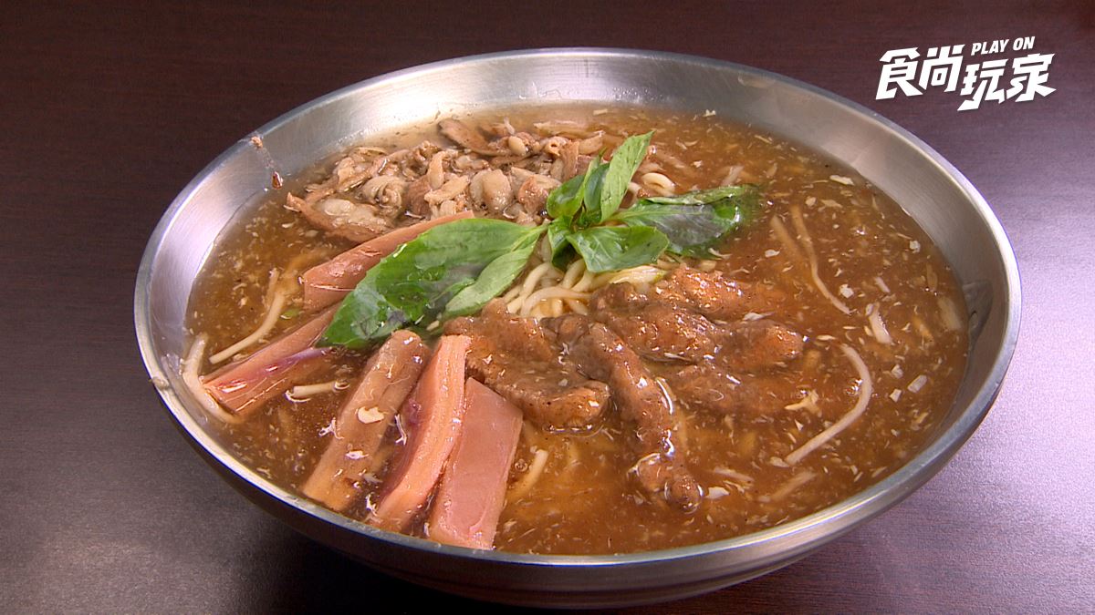 大胃王泱泱來挑戰！桃園－台中「俗擱大碗神店」：拳頭大飯糰、３倍起司車輪餅