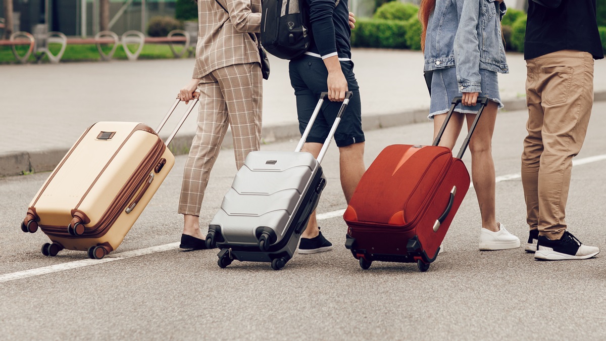 不是萬國通路、RIMOWA！網友讚「２行李箱」耐用又好推：這款去日本超方便