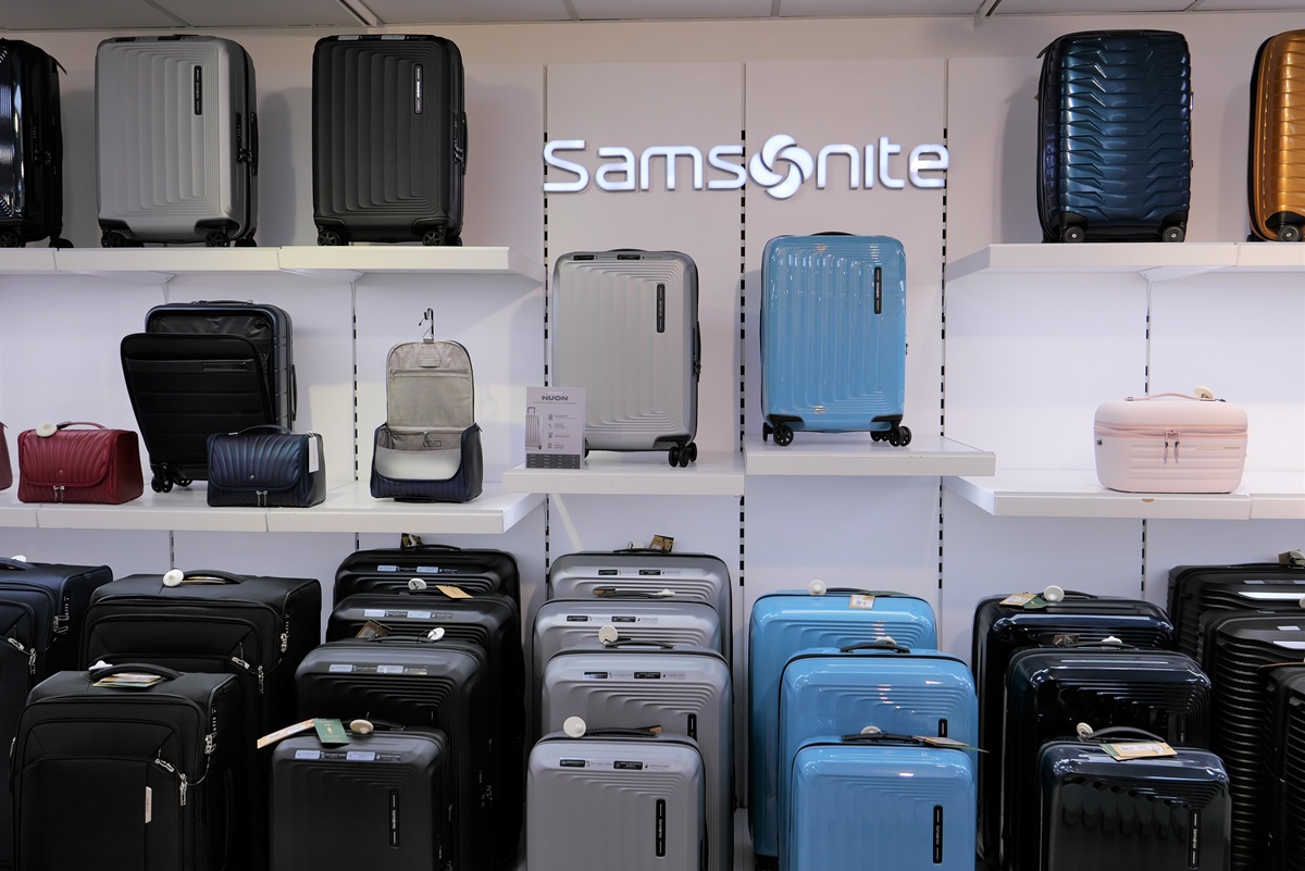 不是萬國通路、RIMOWA！網友讚「２行李箱」耐用又好推：這款去日本超方便