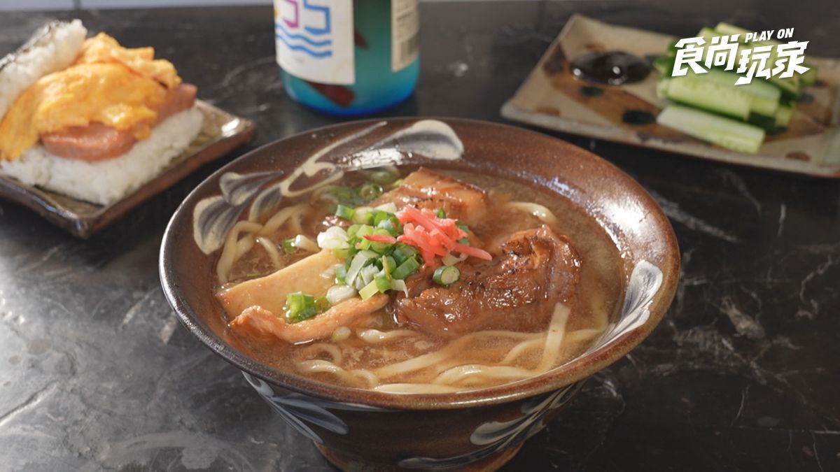皮鞋店裡吃拉麵、五金行買蛋黃酥？揭秘８間「反差系美食」